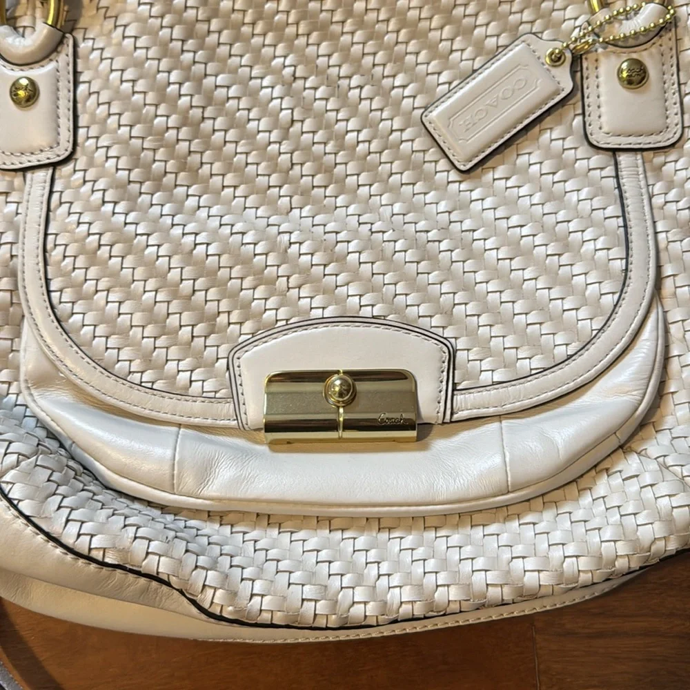 Cream/white Coach Crossbody Bag - Picture 6 of 17